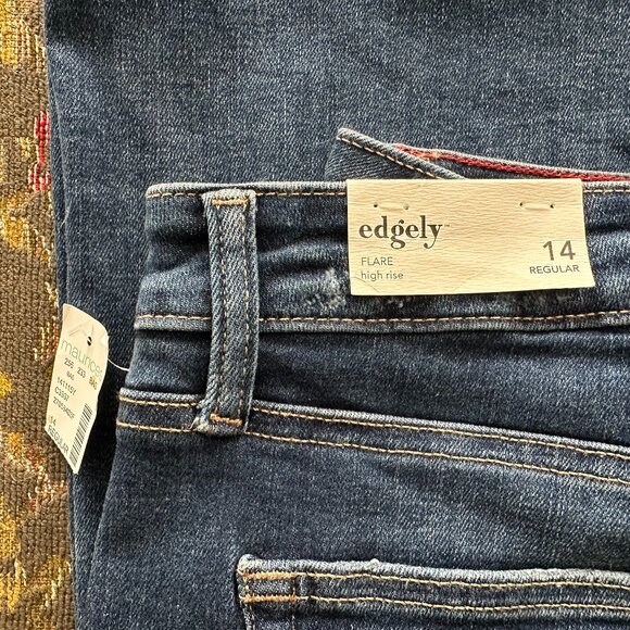 NWT | Maurices Edgely Distressed Flare Jeans - Picture 5 of 6